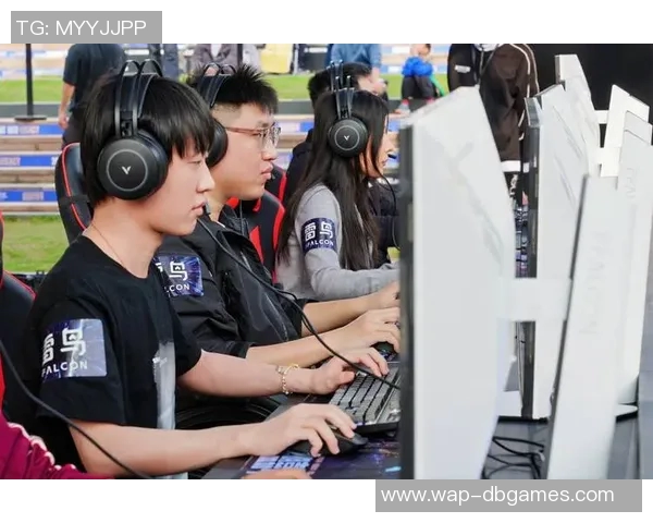 电竞新闻赛后分析JDG与V5对决中选手个人能力的表现与影响